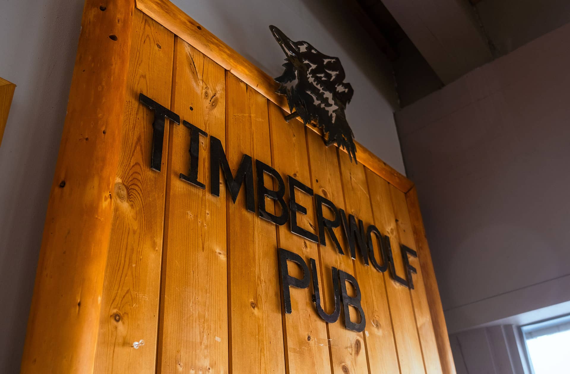 Timberwolf Pub